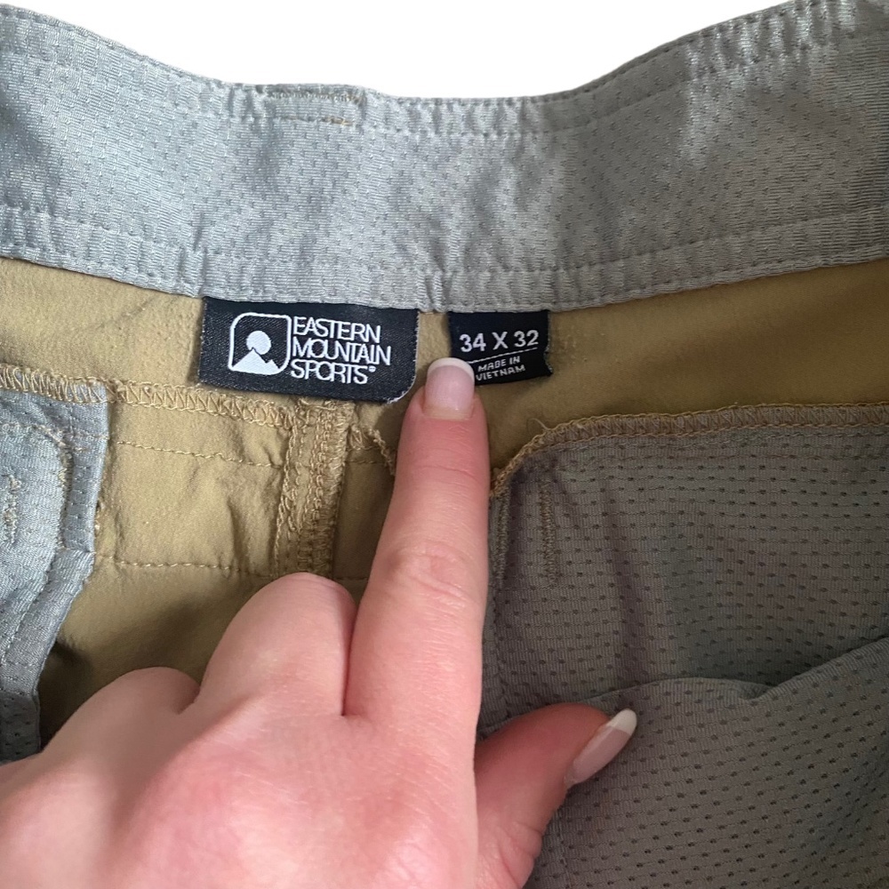 EMS EASTERN MOPUNTAIN SPORTS TAN HIKING CARGO PANTS W POCKETS 34X32 - Picture 6 of 8